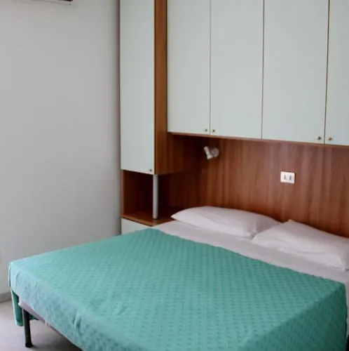 Fausto 2* 圣贝内代托-德尔特龙托